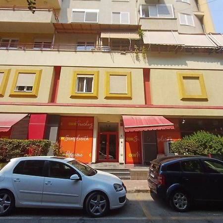 Rentapt Tirana Apartment Bagian luar foto