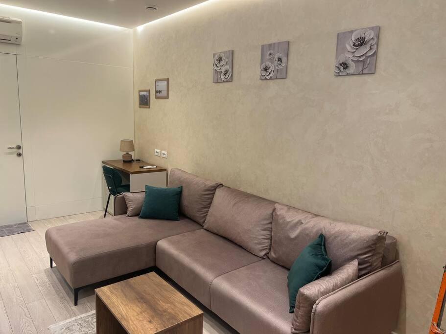 Rentapt Tirana Apartment Bagian luar foto