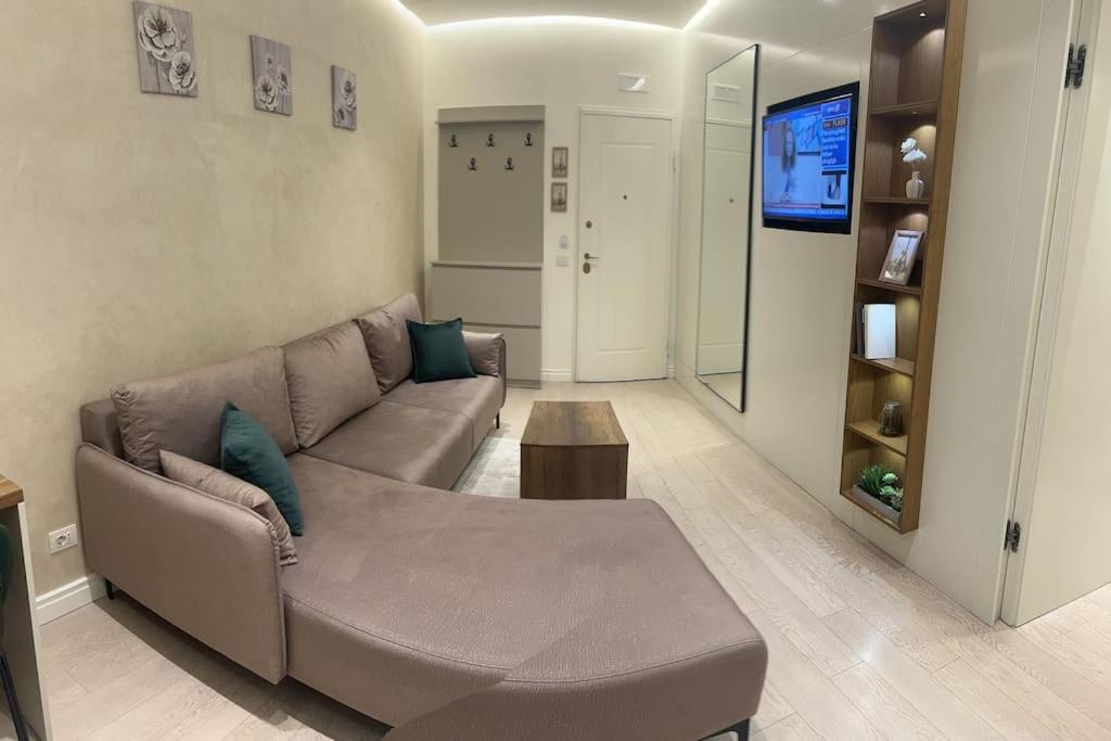 Rentapt Tirana Apartment Bagian luar foto