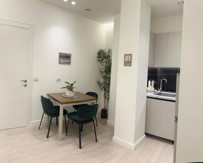 Rentapt Tirana Apartment Bagian luar foto
